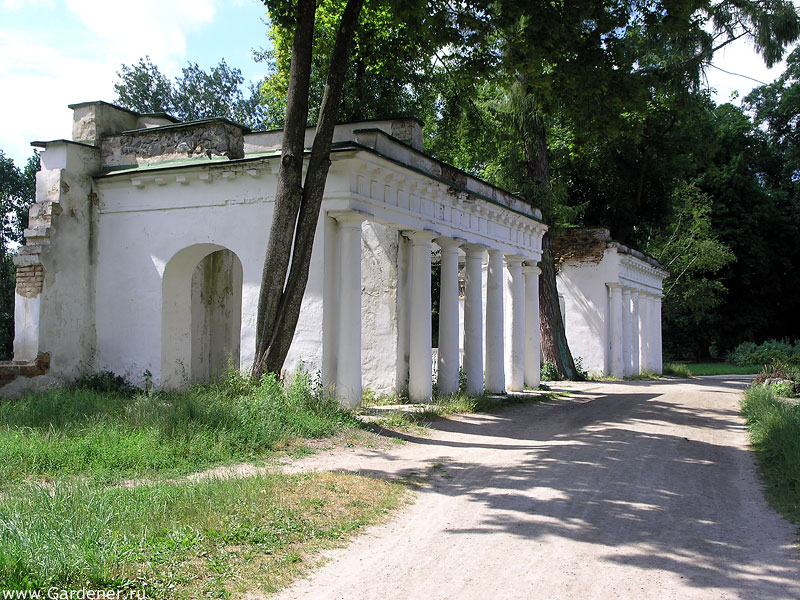 Белая церковь парк александрия